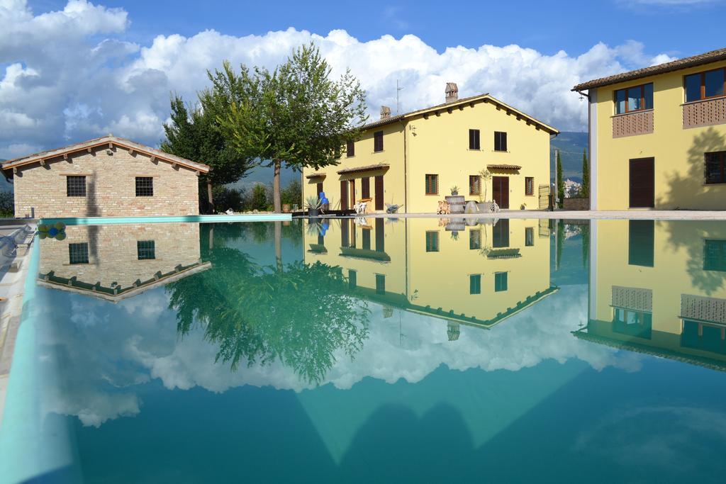 Agriturismo Villaggio Green Монтефалко Стая снимка